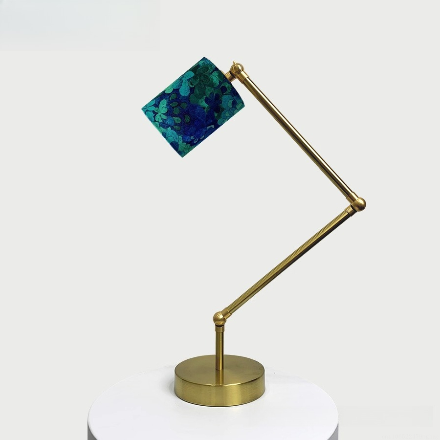 Century Textile & Sewing Supply - 조절 가능한 독서등: 메탈 베이스와 리버티